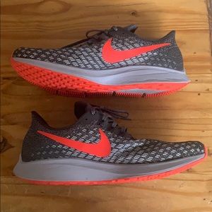Nike Men’s Air Zoom Pegasus 35 Sneaker